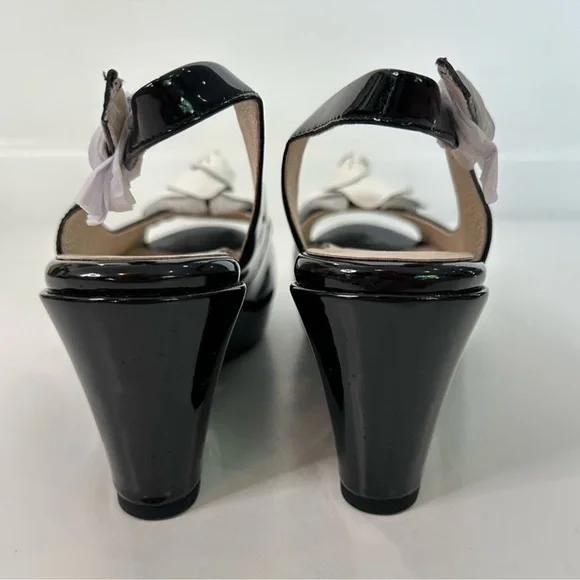 Taryn Rose Tri-Star Black Patent White Rose Wedge Sandals NWT Women’s Size 9 - Picture 9 of 11